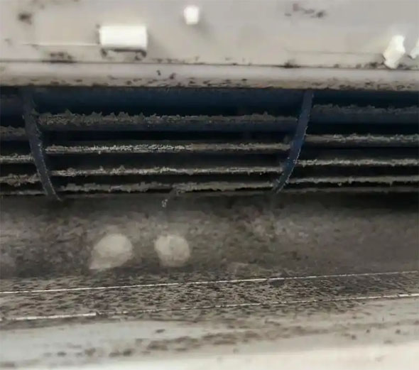 昂昂溪空调吹的风有股烧焦味是怎么回事